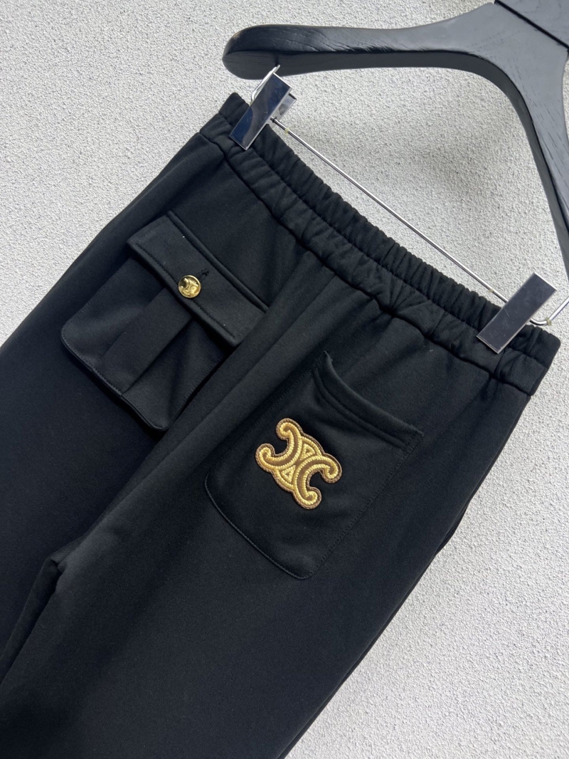 Ce1i*e outwears